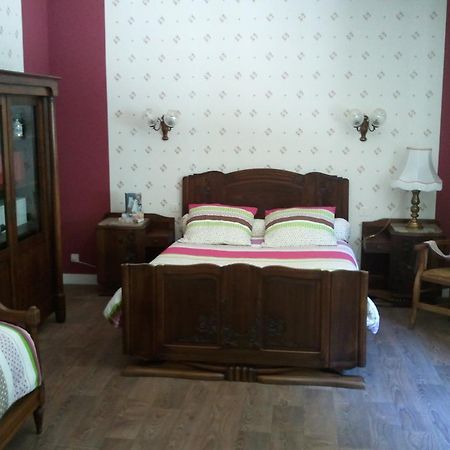 Mas Du Trezon Bed & Breakfast Cholet Exterior photo