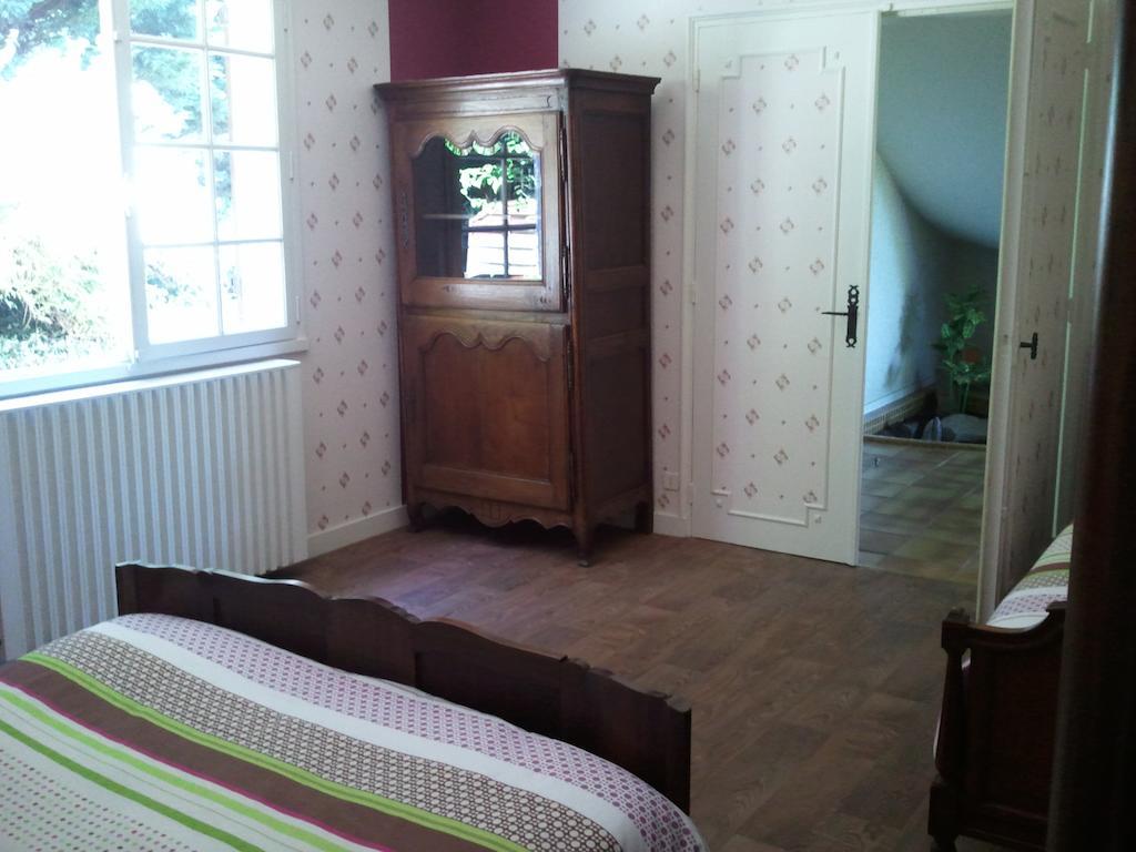 Mas Du Trezon Bed & Breakfast Cholet Exterior photo