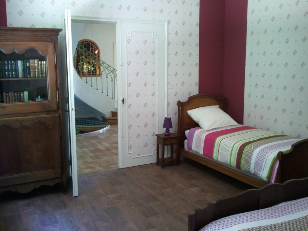 Mas Du Trezon Bed & Breakfast Cholet Exterior photo