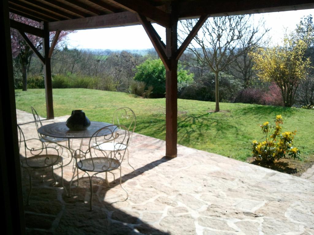 Mas Du Trezon Bed & Breakfast Cholet Exterior photo